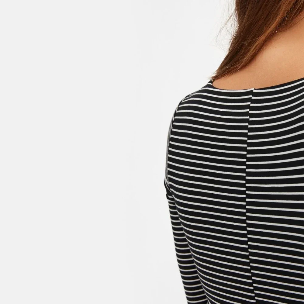Everlane The Long Sleeve V-Neck Bodysuit in Black/White Stripe - sz XXS